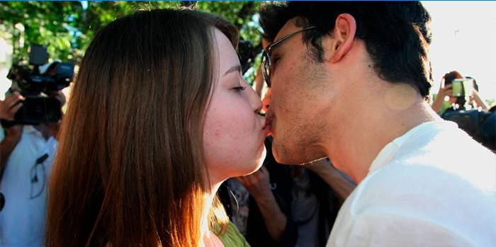 Baiser public
