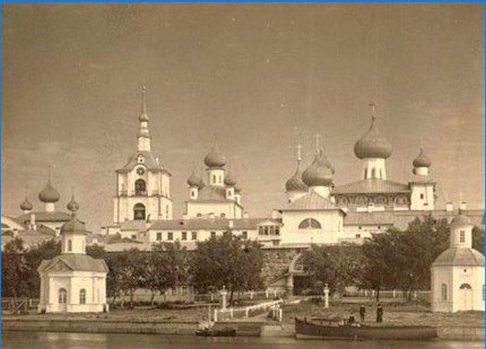 Monastère Solovetsky - le temple principal du nord de la Russie et la célèbre prison