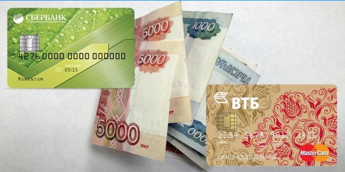 Cartes bancaires et billets de banque