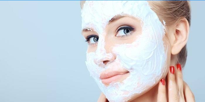 Masque de crème sure et de lait caillé pour le visage