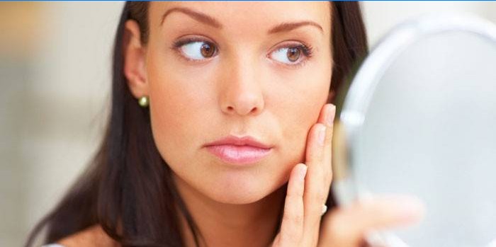 Causes de l'apparition des poils du visage chez les femmes