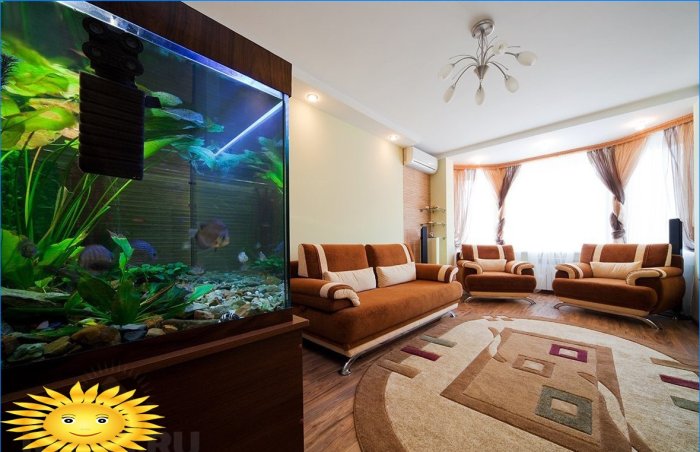 Le royaume sous-marin chez vous - un aquarium à l'intérieur