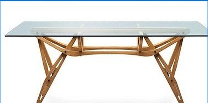Table à plateau en verre