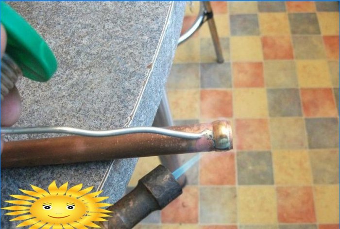 Brûleur à gaz sur un bidon. Choix, utilisation