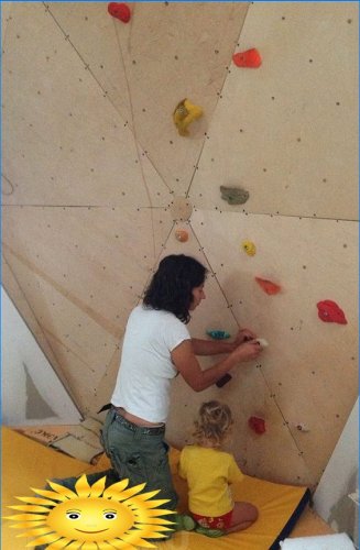 Mur d'escalade pour les enfants de leurs propres mains