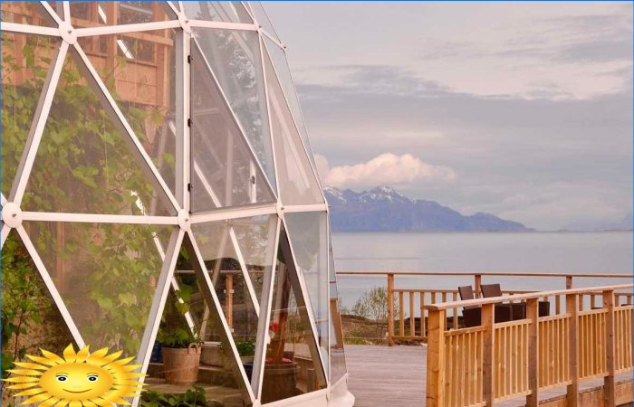Nature House - une maison sous un dôme géodésique dans l'Arctique