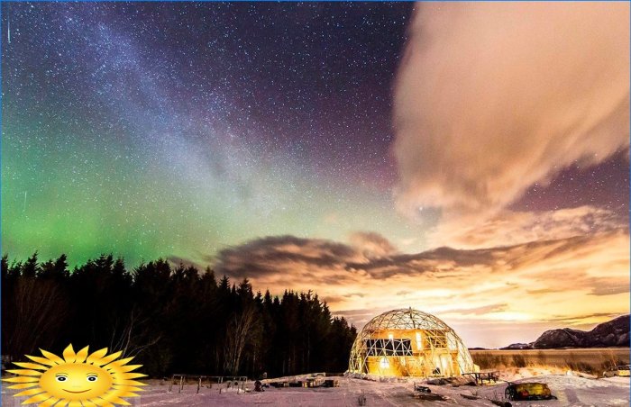 Nature House - une maison sous un dôme géodésique dans l'Arctique