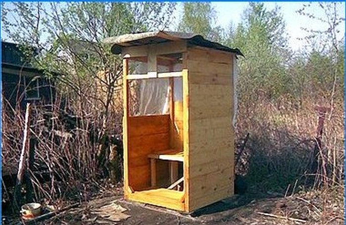 Maison pour toilettes de campagne