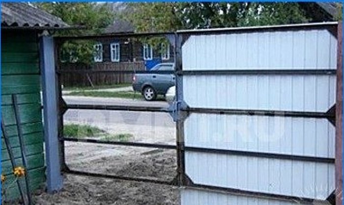 Comment faire une clôture en carton ondulé