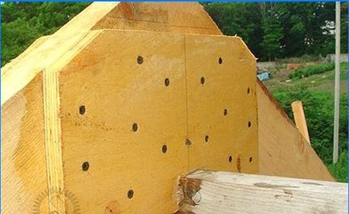 Installation d'un système de chevrons pour un toit à pignon