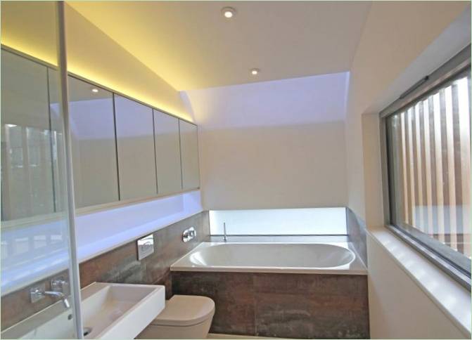 La salle de bain d'une maison de Londres par Neil Dusheiko