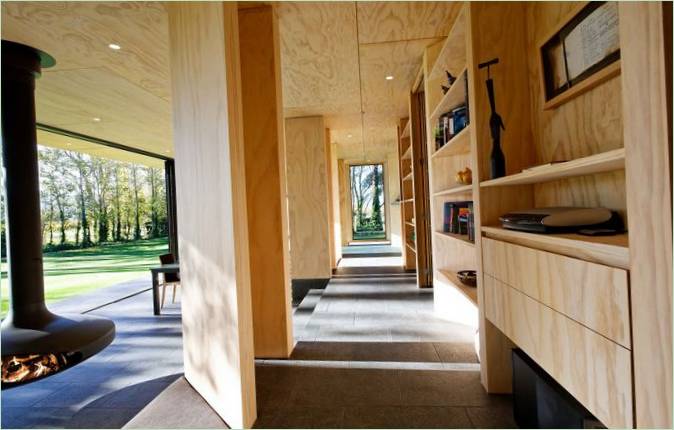 Intérieur de la maison contemporaine Cloudy Bay Shack en Nouvelle-Zélande