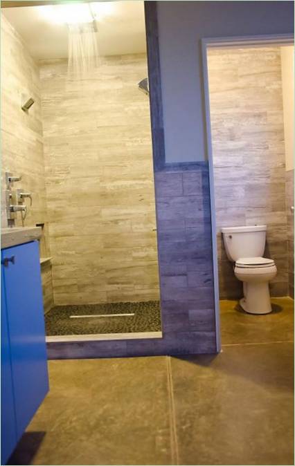Salle de bain bleue