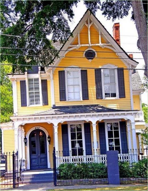 La façade jaune et bleue