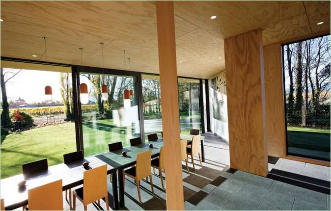 Intérieur de la maison contemporaine Cloudy Bay Shack en Nouvelle-Zélande