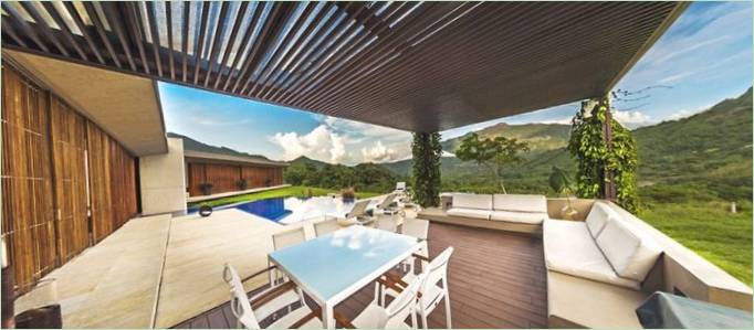 Terrasse avec vue sur les montagnes