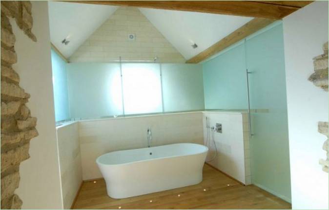 Aménagement de la salle de bains d'une maison de campagne en Angleterre