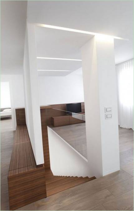 L'escalier à l'intérieur de la Maison Z en Italie