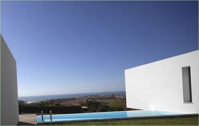 Maison sur une colline avec panneaux solaires - Photo 7