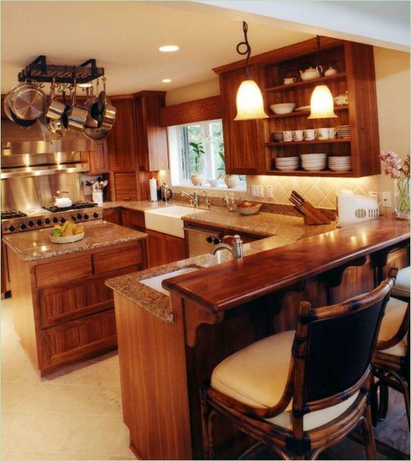 Meubles en bois dans la cuisine