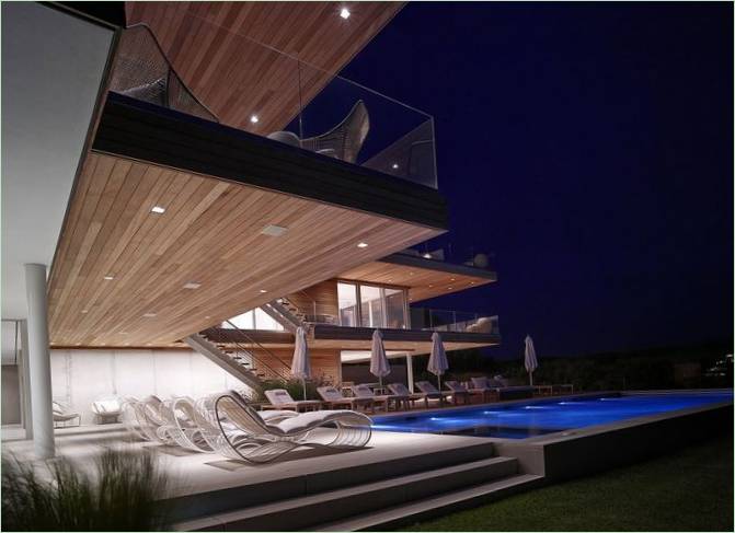 Villa chic en bord de mer : piscine rétroéclairée