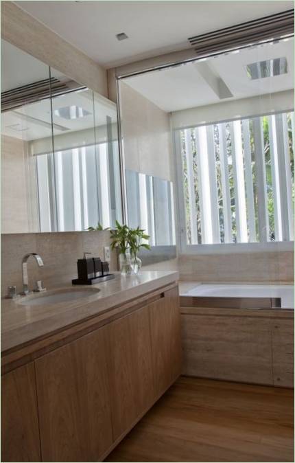 Salle de bain d'une maison de campagne au Brésil