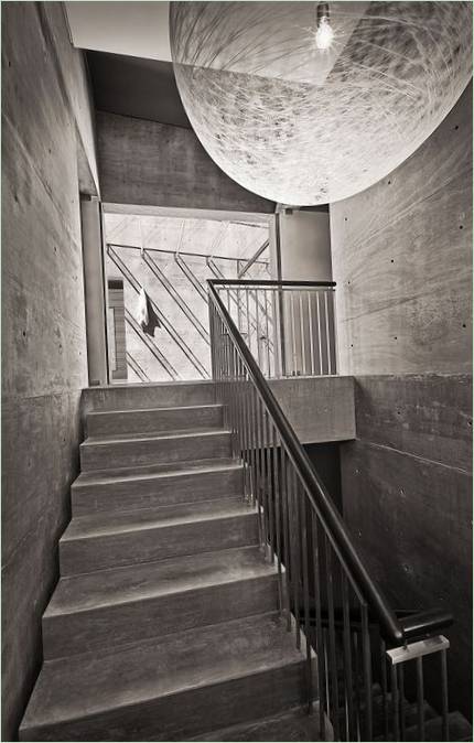 Résidence en Californie. Escalier vers le premier étage