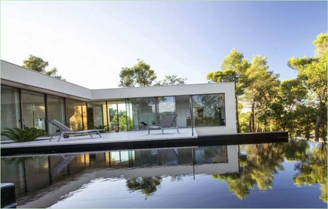 Swank Pool Villa par les architectes Brengues & ; Le Pavec