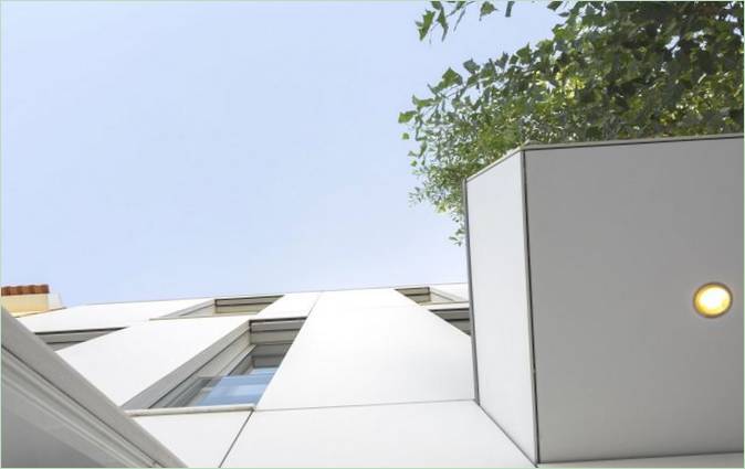 La façade de la maison de campagne Parede House au Portugal