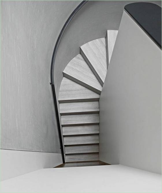 Escalier en colimaçon à la maison Aussie à Melbourne