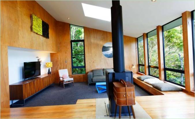 Intérieur d'une maison en bois à York Bay par Paul Rolfe Architects, Nouvelle-Zélande