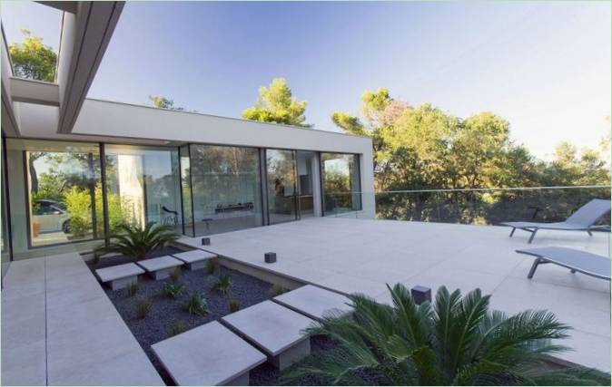 Chic Pool Villa par Brengues & ; Le Pavec architects