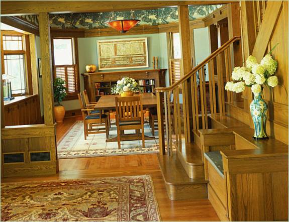 Escalier en bois dans la maison