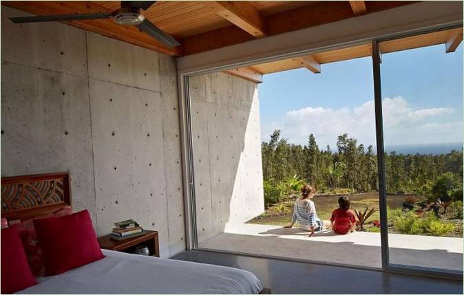 Chambre à coucher avec accès à la cour