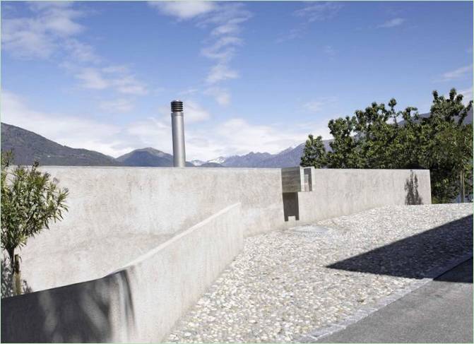 Maison avec vue panoramique sur le lac Majeur par Wespi de Meuron, Ronzo, Sant'Abbondio, Suisse