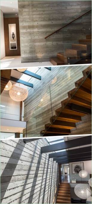 Escalier en bois avec rampe en verre dans une maison en Californie