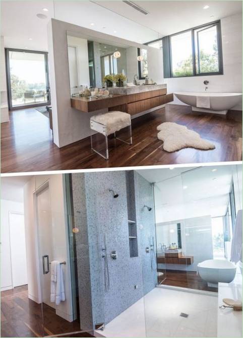 Salle de bain lumineuse avec cabine de douche dans une maison en Californie