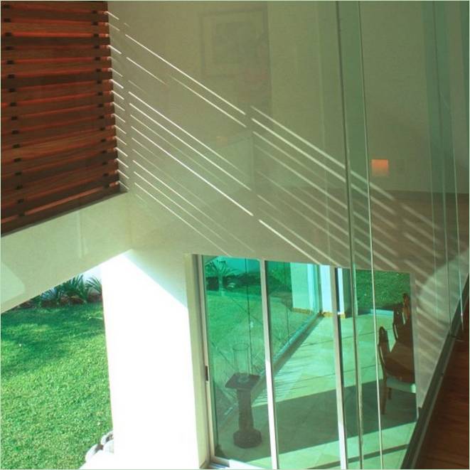 Intérieur de l'E-House à Hallisico