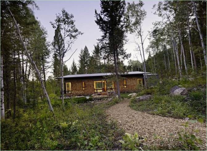 L'extérieur d'une maison de campagne