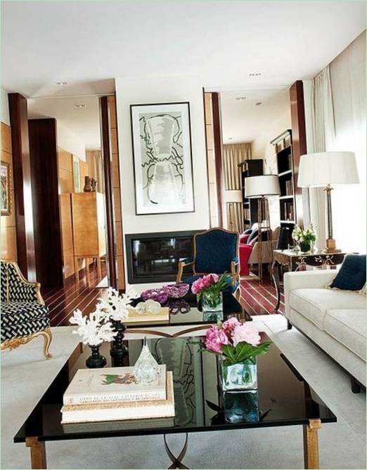 Design intérieur d'un salon avec une cheminée