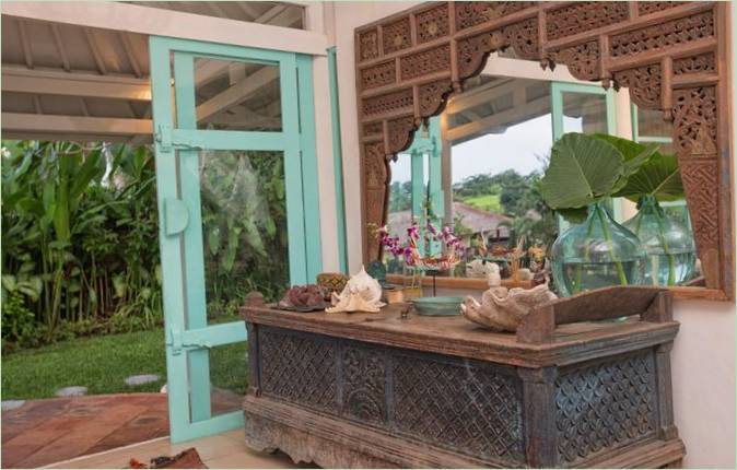 Un intérieur intéressant d'une maison sur l'île de Sumba, en Indonésie Intérieur intéressant d'une maison sur l'île de Sumba, en Indonésie
