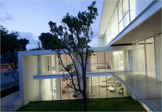 Une maison construite entre deux cours, Israël