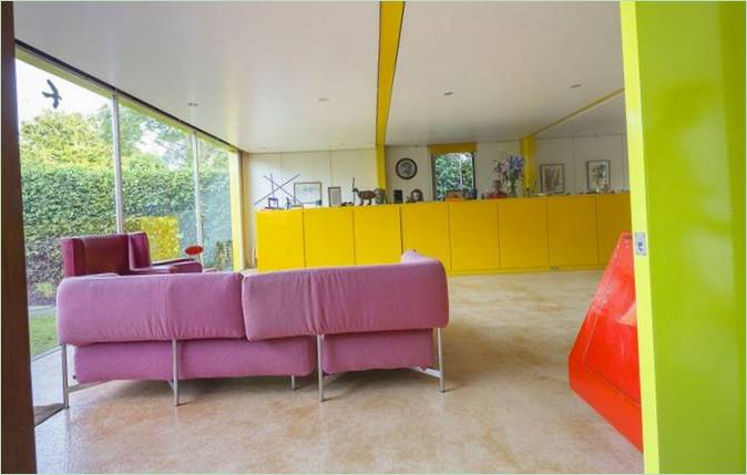 Conception d'un salon coloré dans une maison à Wimbledon