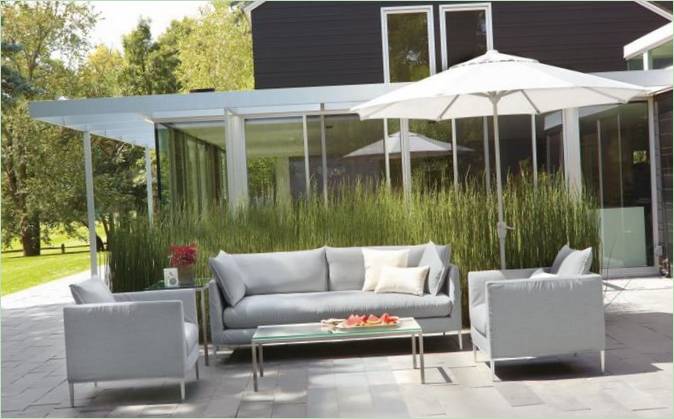 Meubles de jardin modernes avec plantes vivantes Mobilier de jardin moderne avec des plantes indigènes