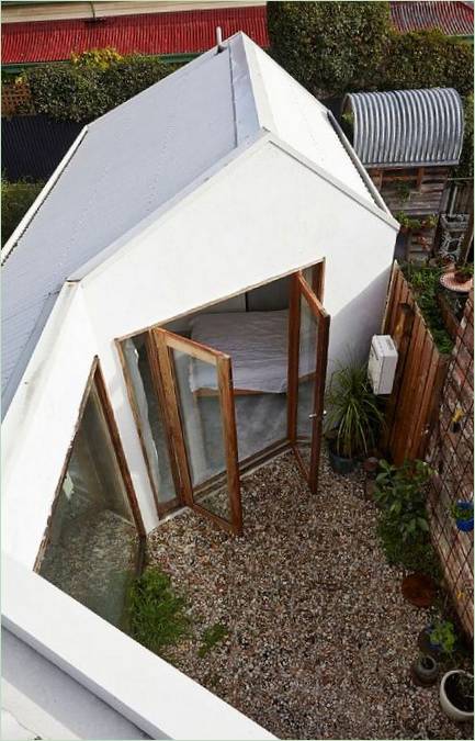 Une maison de poupée dans la périphérie de Melbourne