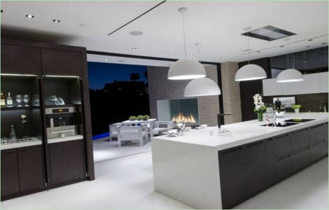 Aménagement intérieur de la cuisine-salle à manger de la résidence Laurel Way