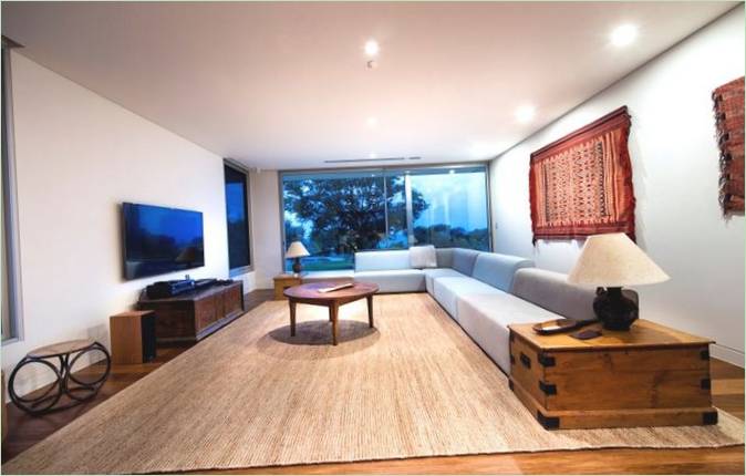 Aménagement d'un salon avec une fenêtre panoramique