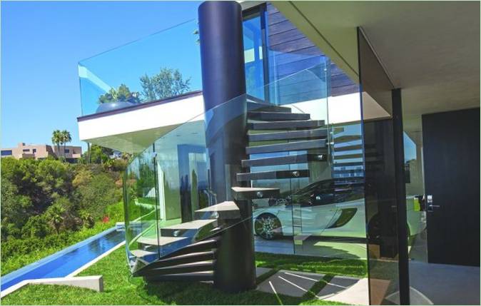 L'escalier du manoir Laurel Way par Whipple Russell Architects en Californie