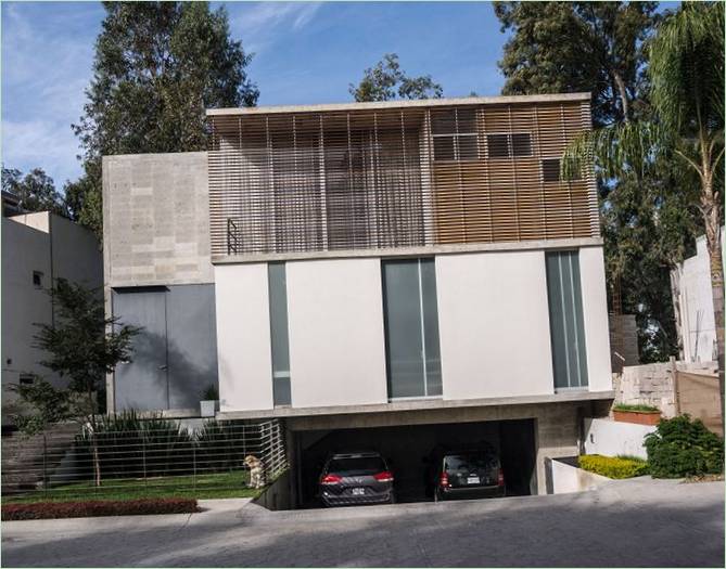 Aménagement intérieur d'une maison dans une forêt d'eucalyptus, Zapopan, Jalisco, Mexique
