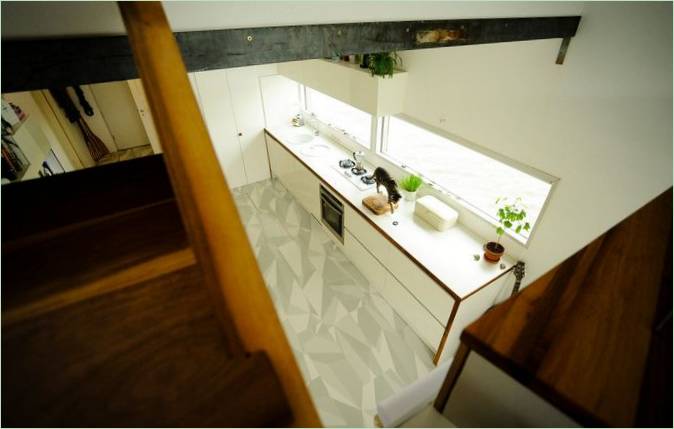 Aménagement intérieur d'une maison sur une plateforme flottante en Allemagne par Sascha Akkermann et Flo Florian